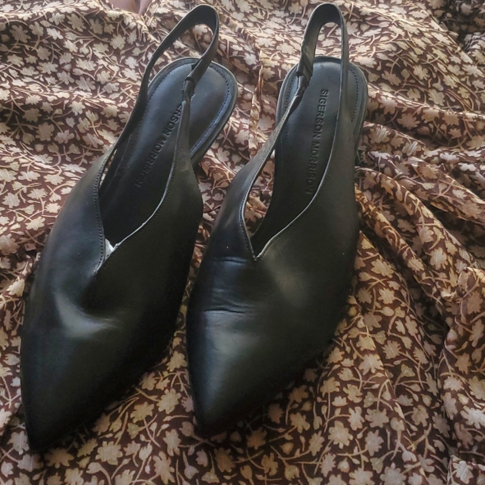 Sling back kitten heels